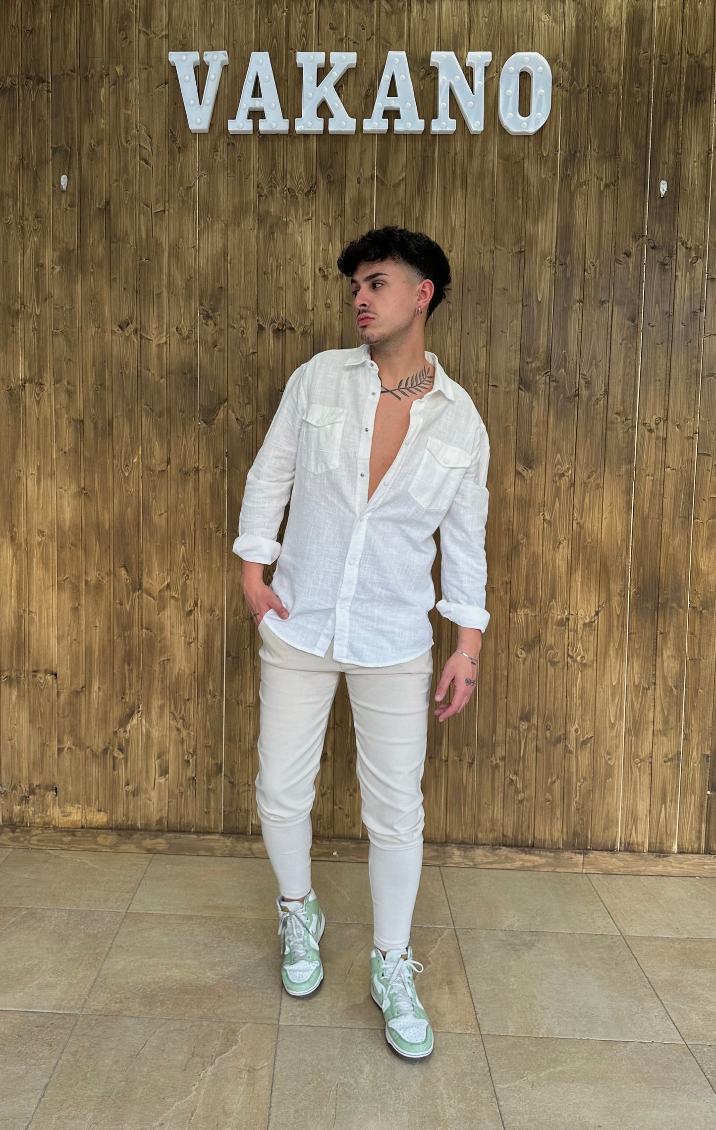 Camisa Ligera Bolsillos Blanca